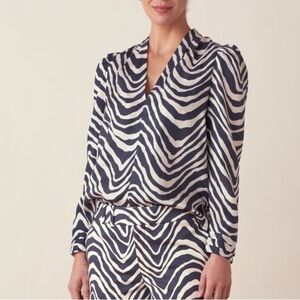 Marie Oliver Gray White Zebra V neck blouse long sleeve